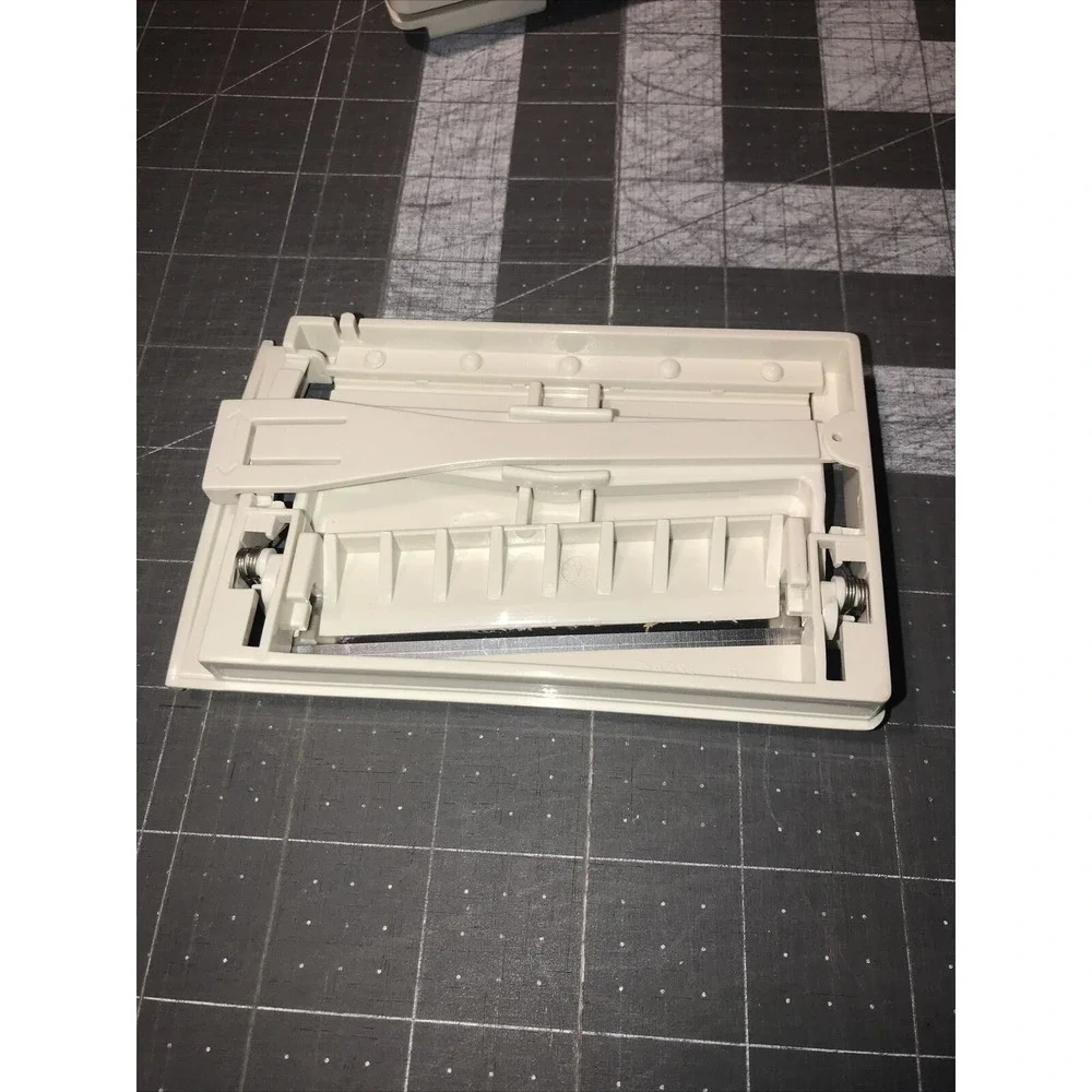 Pampered Chef 1087 Ultimate Mandoline Slicer‎ Grater 4 Blades + Storage Box